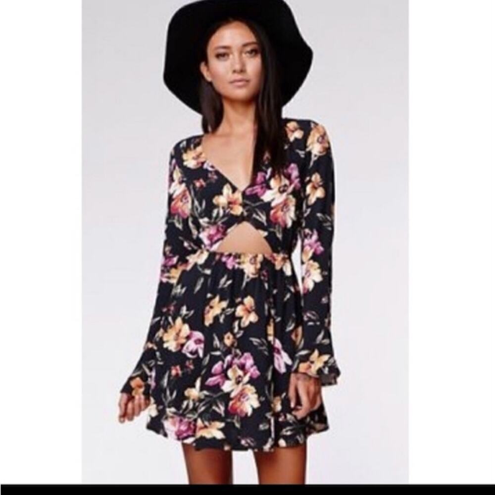 Kendall & Kylie Black Floral Cutout Bell Sleeve Dress XS